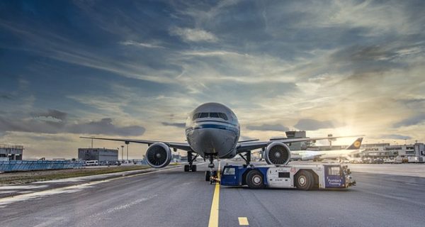 airplane-gf916244e8_640